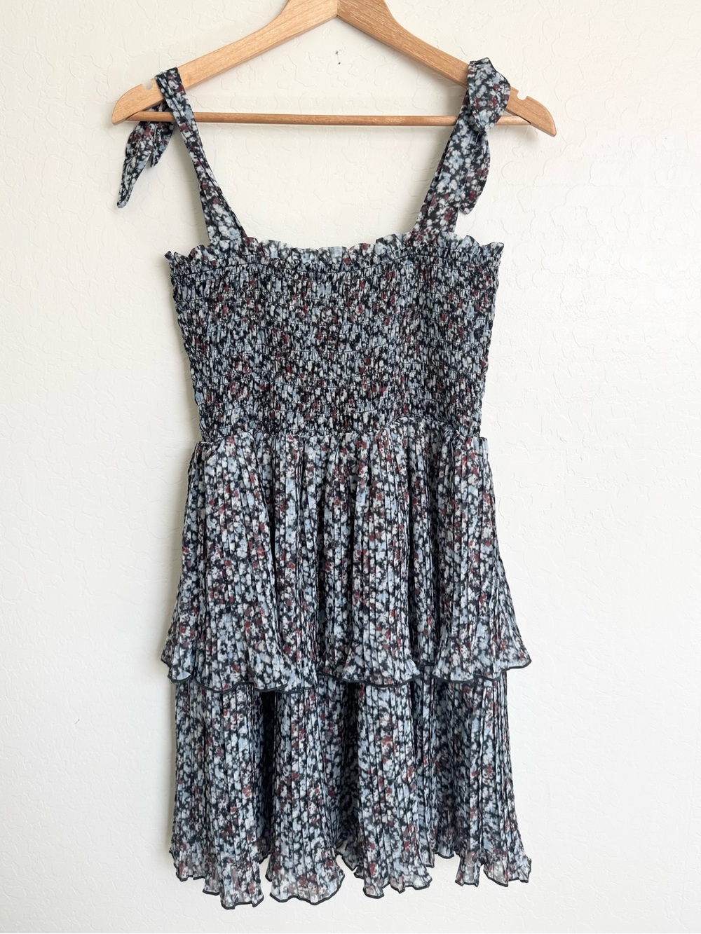 GANNI Printed Pleated Georgette Tie-Shoulder Smock Mini Dress Phantom Floral 38 - Picture 3 of 9